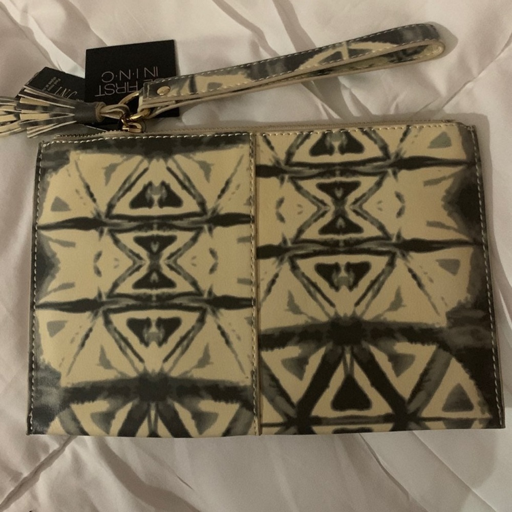 Brand new clutch/wistlet
